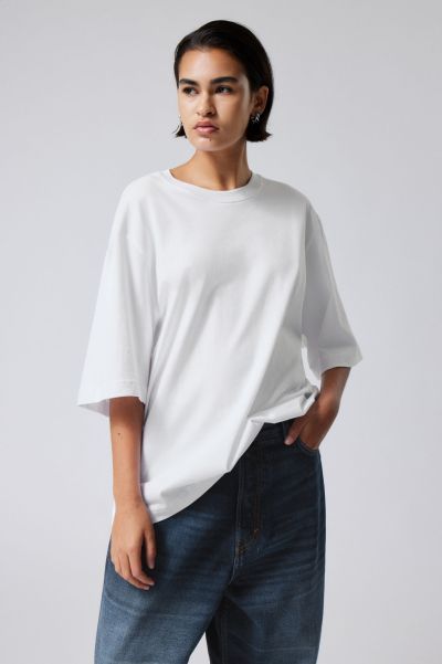Loose Oversized Fit T-Shirt White Basics Pioneering Women