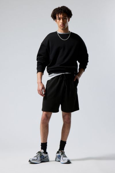 Sleek Standard Sweatshorts Men Black Basics